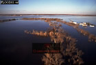 Floods at Grand Forks, Preview of: 
aerialUSA02.jpg 
340 x 232 compressed image 
(59,086 bytes)