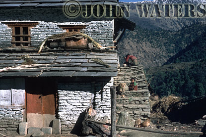 a-JWnepal8 : Typical House, north of Ghorepani, Nepal